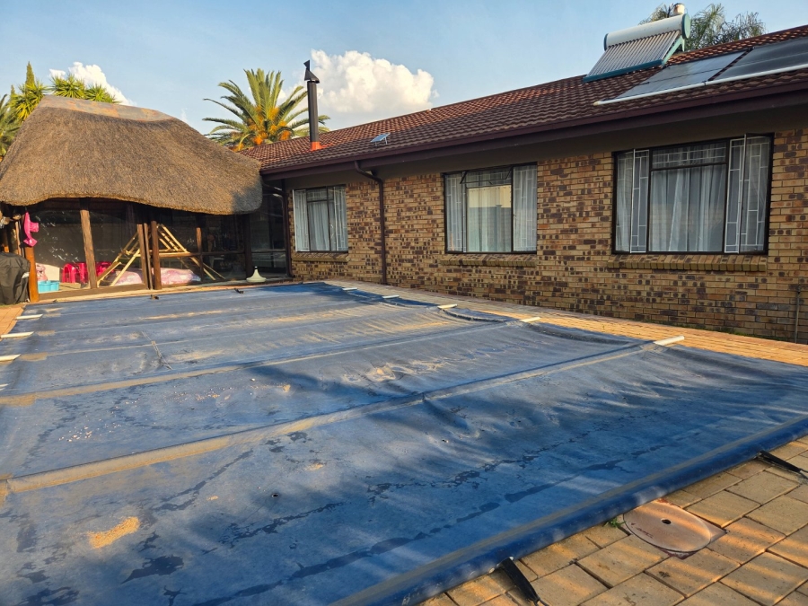 4 Bedroom Property for Sale in Heuwelsig Free State